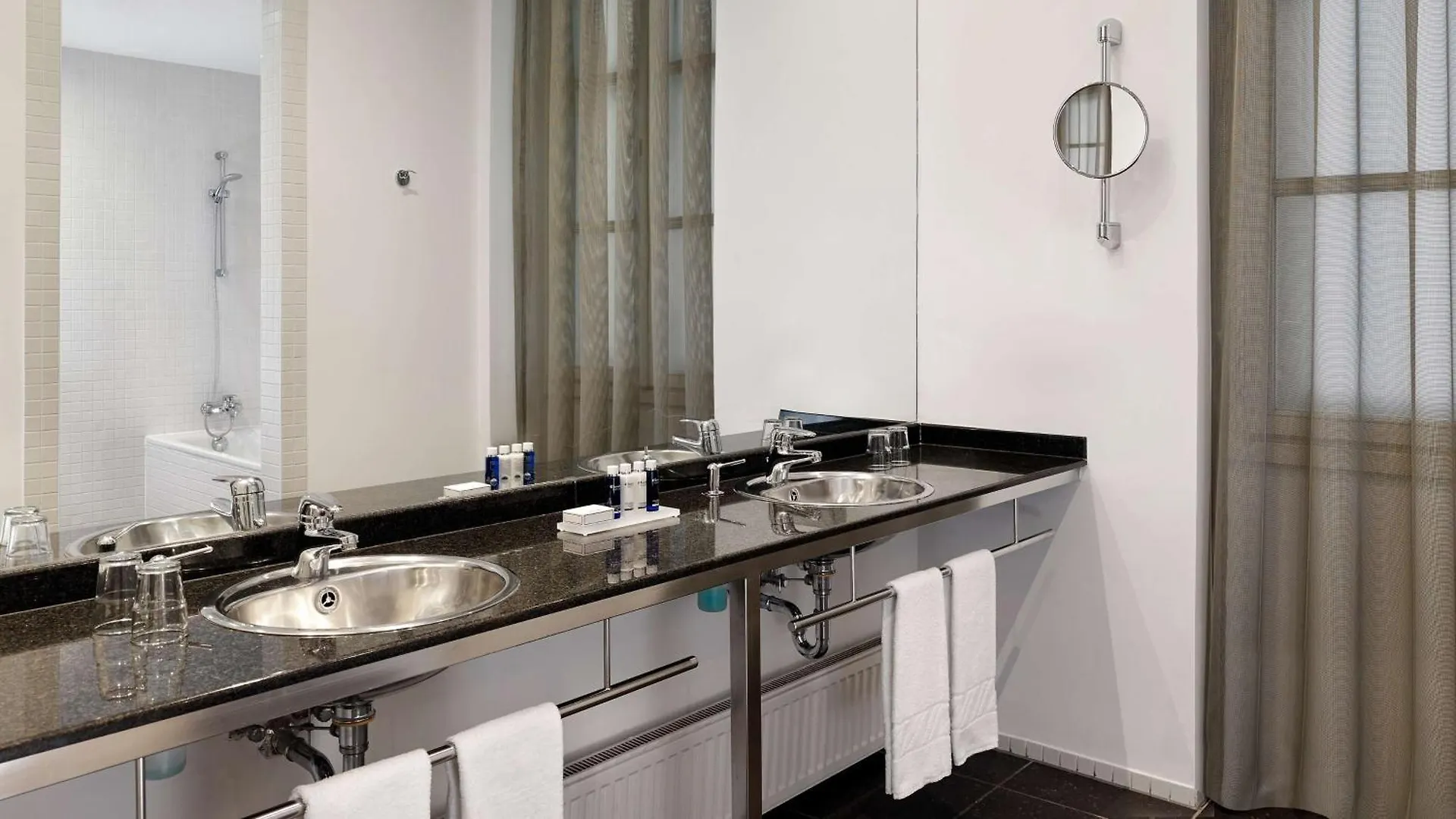 Park Plaza Budapest 4*,
