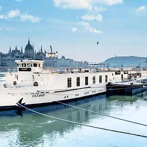 4* Botel Onriver Hotels - Ms Cezanne