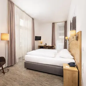 Hotel Ring, Budapeste