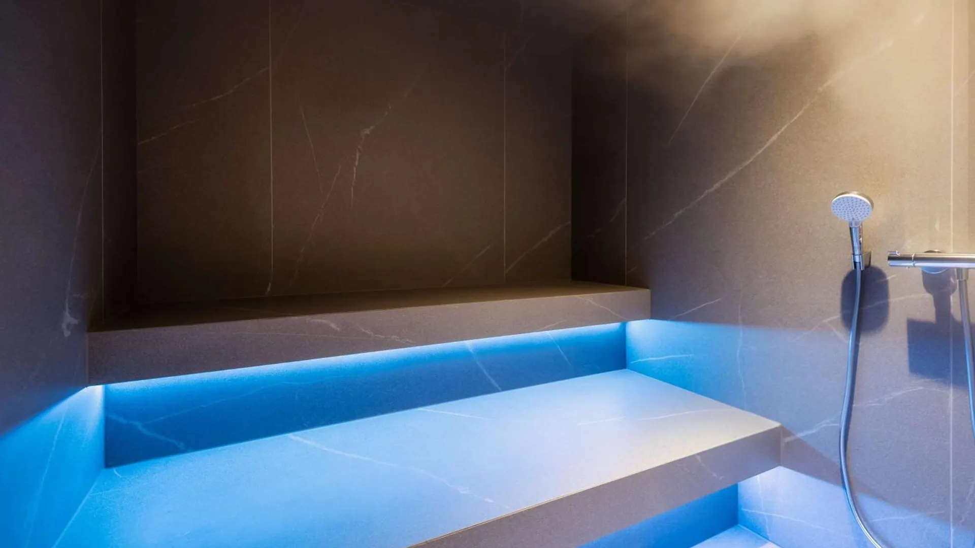 Park Plaza Budapest 4*,