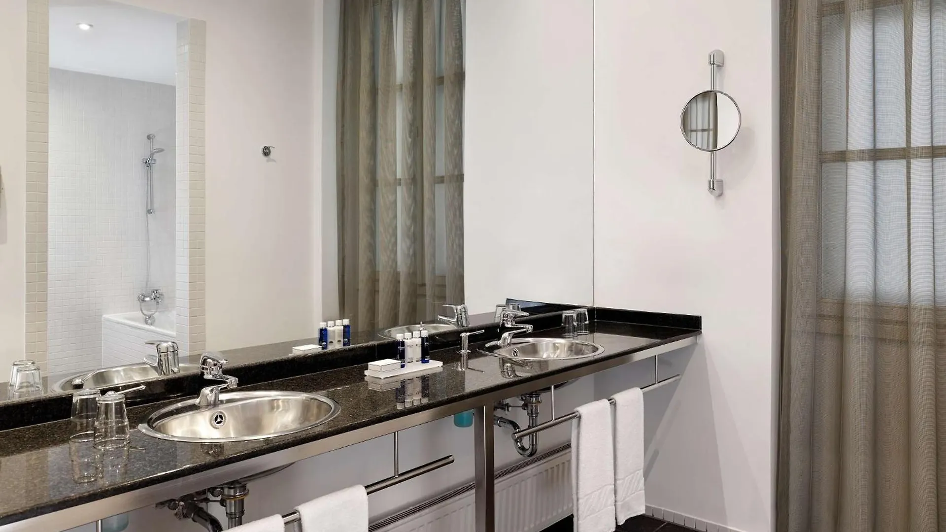 Park Plaza Budapest 4*,